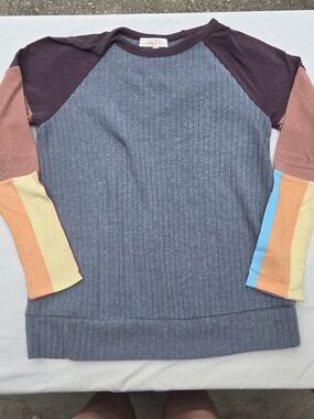 Colorblock Ribbed Long Sleeve Tee in Gray and Multicolor Sleeves